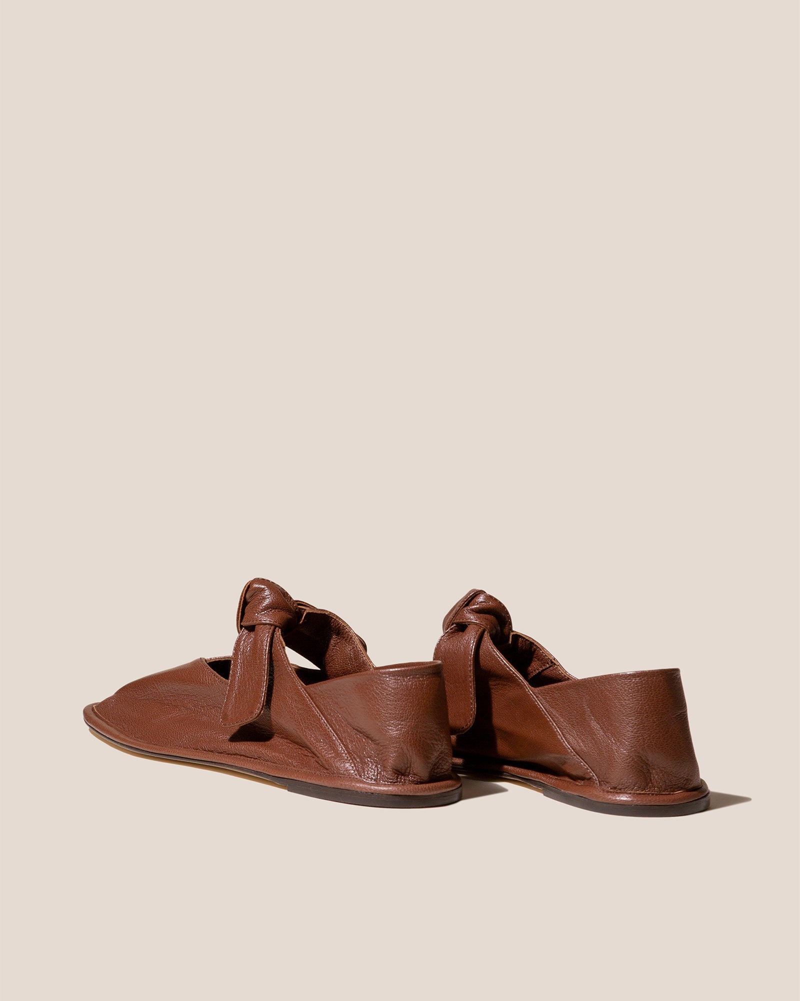 Hereu LLASADA SUPPLE SHINY - Front-Knot Pump