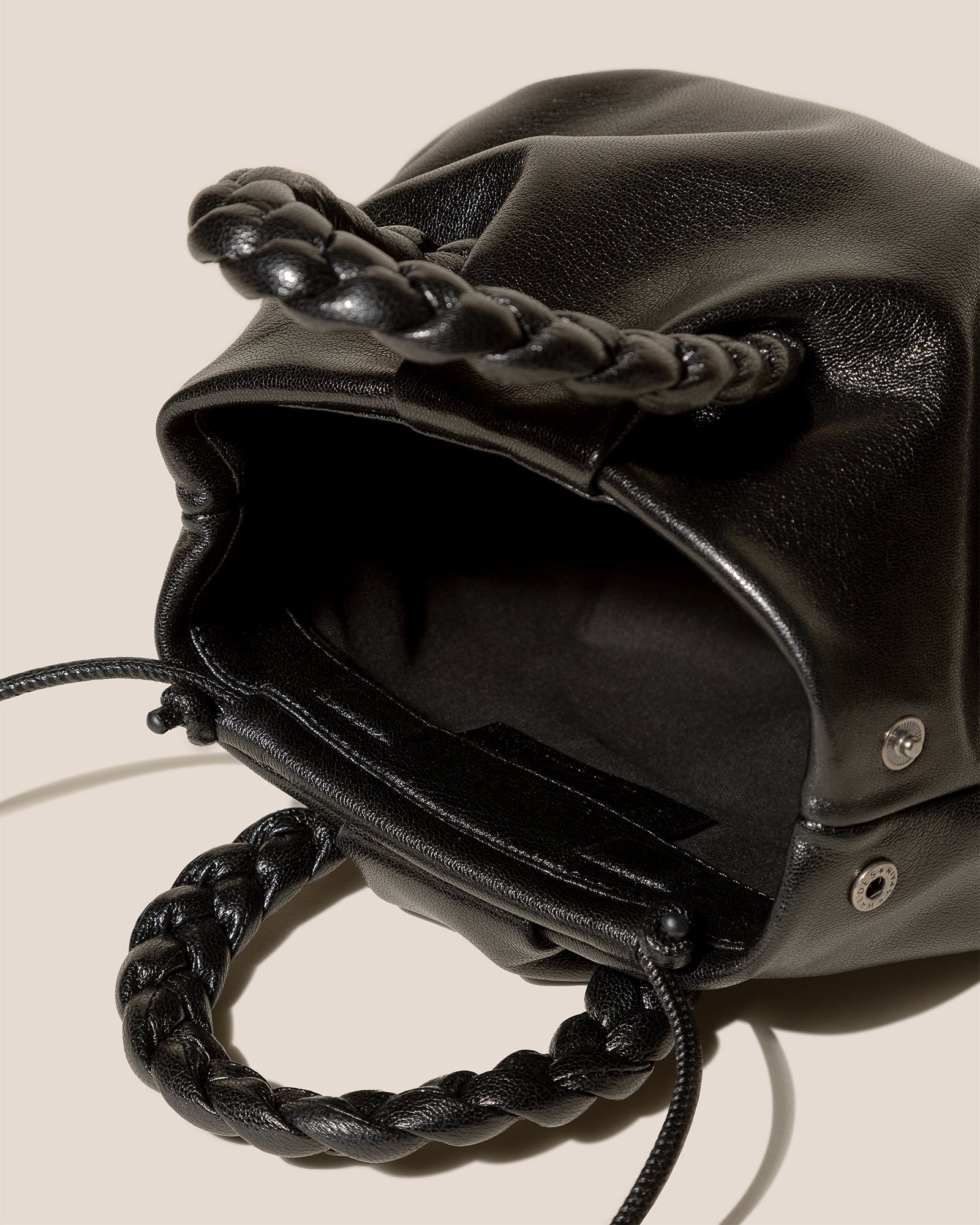 Hereu BOMBON M SUPPLE SHINY - Medium Plaited-handle Leather Handbag